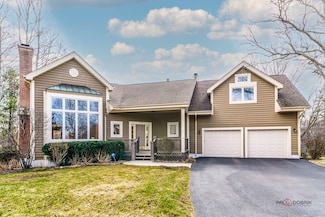 109 Thorne Grove Dr, Vernon Hills, IL 60061