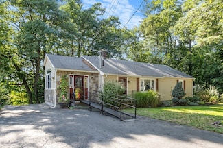 17 Stratton Rd, Hudson, MA 01749