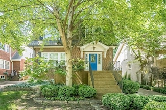 7041 Northmoor Dr, Saint Louis, MO 63105