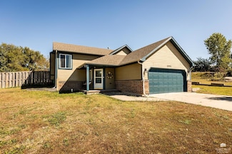 1041 Sandusky Dr, Junction City, KS 66441