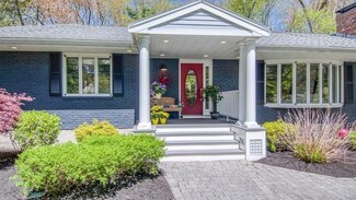 9 Harvard Dr, Bedford, MA 01730