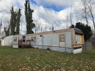 393 W Lever Rd, Hart, MI 49420