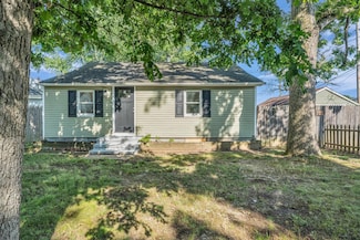 69 Commack Rd, North Babylon, NY 11703