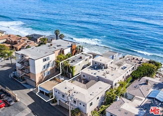 689 Sleepy Hollow Ln, Laguna Beach, CA 92651