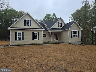 440 Cacapon Ln, Cross Junction, VA 22625