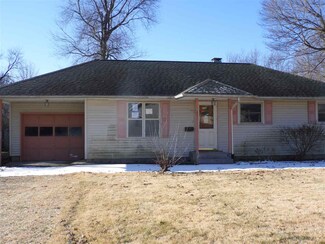121 Logan St, Argos, IN 46501