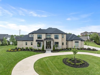 15 Old Orchard Ln, Cincinnati, OH 45242