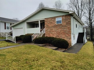105 Westview St, Oak Hill, WV 25901
