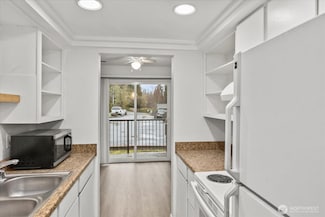 9517 NE 180th St Unit B104, Bothell, WA 98011