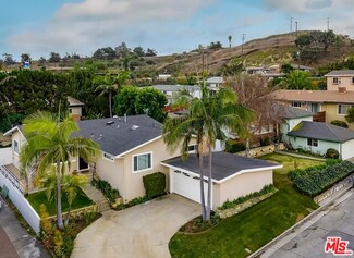 5930 Blairstone Dr, Culver City, CA 90232