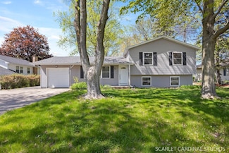 26W266 Jewell Rd, Winfield, IL 60190
