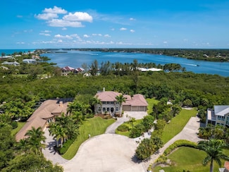 1040 Gulf Winds Way, Nokomis, FL 34275