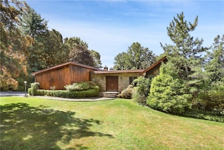 7 Alpine Dr, Armonk, NY 10504