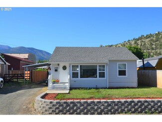 244 NW 1st Ave, John Day, OR 97845