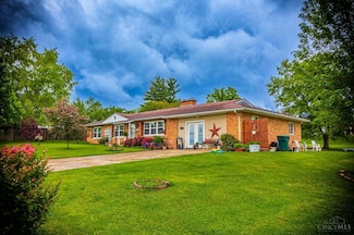 526 E Walnut St, West Union, OH 45693
