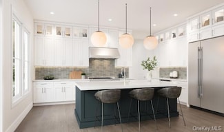 12 Sequoia Cir, Plandome, NY 11030