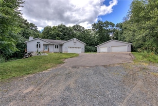 W241 Woodridge Dr, Eau Claire, WI 54701