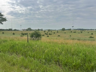 W. Country 800 N Howe Rd, Howe, IN 46746