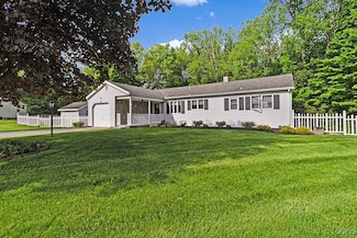 8998 Lakeview Dr, Rome, NY 13440