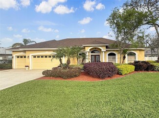 2712 Clubhouse Dr, Plant City, FL 33566