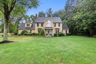 15 Carriage House Way, Medway, MA 02053