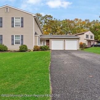 9 Drum Ct, Howell, NJ 07731