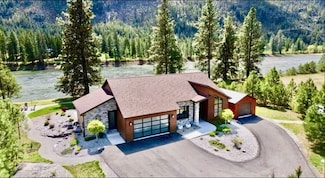 2 Mahonia Rd, Plains, MT 59859