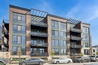 1340 W Chestnut St Unit 204, Chicago, IL 60642