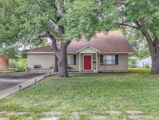 758 N High St, Uvalde, TX 78801