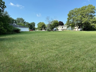 6033 Taft Place, Merrillville, IN 46410