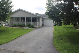 7 Vista Ln, Poughkeepsie, NY 12603