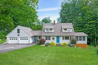 37 Lawrence Rd, Pownal, ME 04069