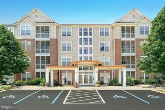 1010 Crest Way Unit 402, York, PA 17403