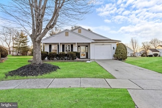 15 Pine Brook Ct, Columbus, NJ 08022