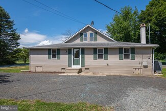 3 3rd St, Douglassville, PA 19518
