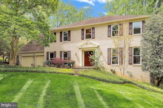 11004 Roundtable Ct, Rockville, MD 20852