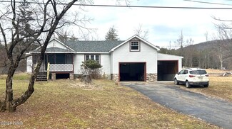 705 Towpath Rd, Hawley, PA 18428