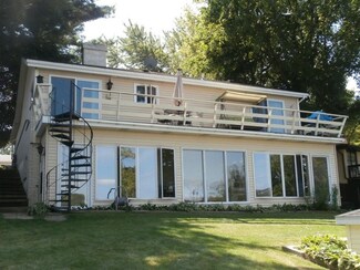21706 121st St, Bristol, WI 53104