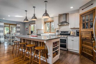 5301 Valley Dr, Mc Farland, WI 53558