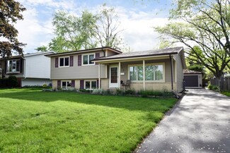962 S Michigan Ave, Addison, IL 60101