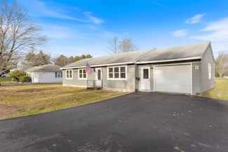 183 Bradley St, Saco, ME 04072