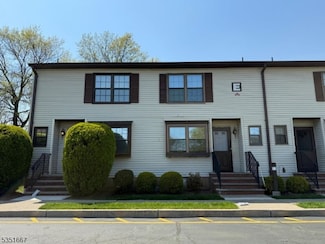 121 Dunham Ave, Edison, NJ 08817