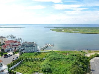 906 N Burghley Ave, Ventnor City, NJ 08406