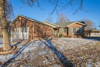 8611 Fox Hollow Rd, Evansville, IN 47725