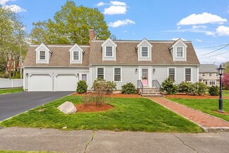 2 Briarwood Ln, Dedham, MA 02026