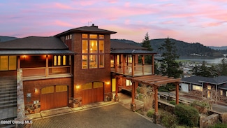 614 Ginger Ave, Garibaldi, OR 97118