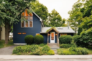 28 Summit St, Hudson, NY 12534