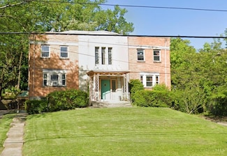 877 Ludlow Ave, Cincinnati, OH 45220