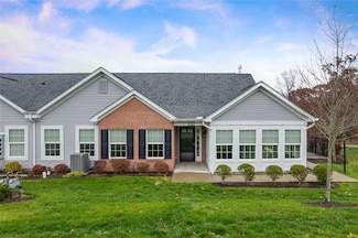 400 Spring Valley Dr, Zelienople, PA 16063