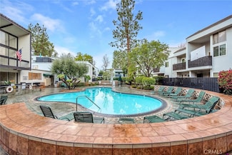 18645 Hatteras St Unit 305, Tarzana, CA 91356